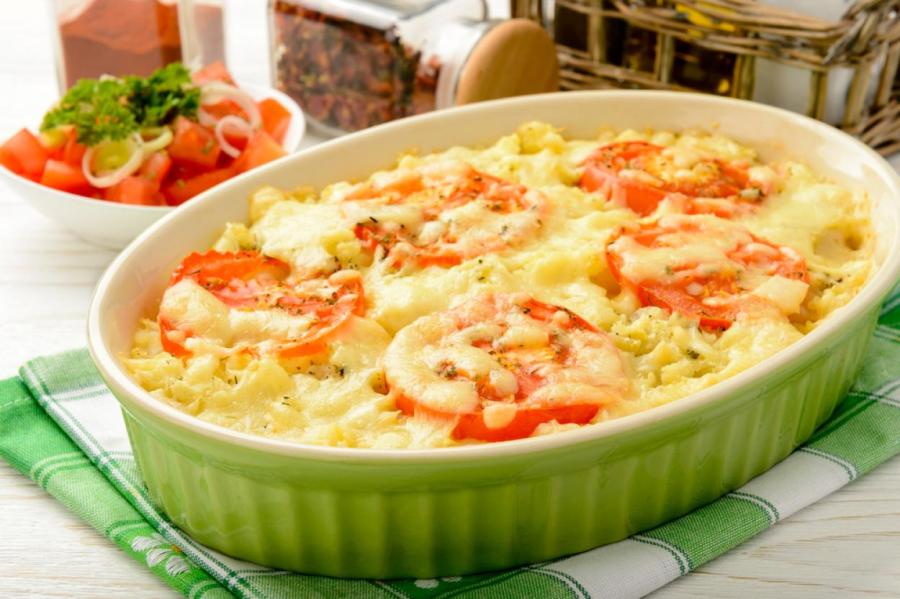 Минимум продуктов: картофельная запеканка с мясом и помидорами (рецепт)