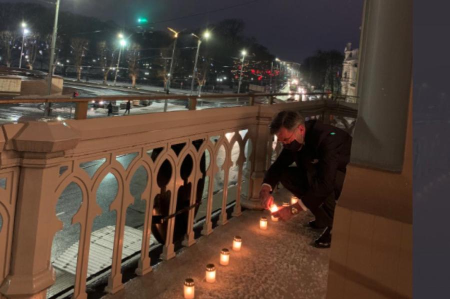 «Убили 90% евреев в Латвии»: посол Германии зажег свечи памяти