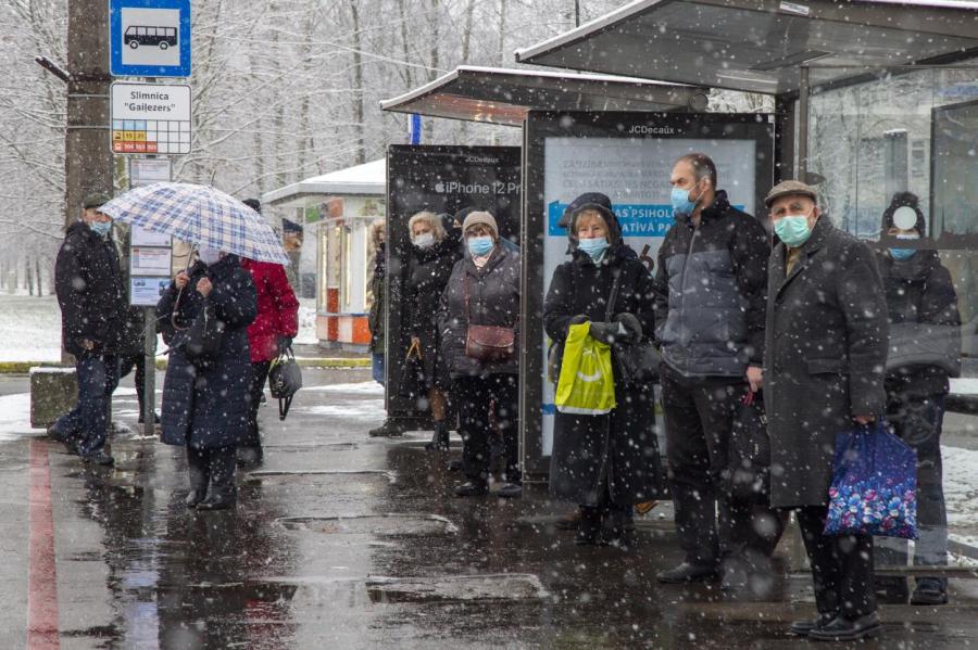 Власти Латвии корят население за несерьезное отношение к пандемии