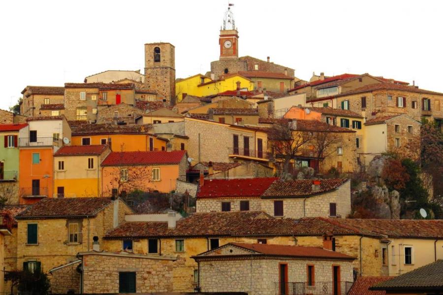 Деревня в Италии объявила распродажу домов за один евро