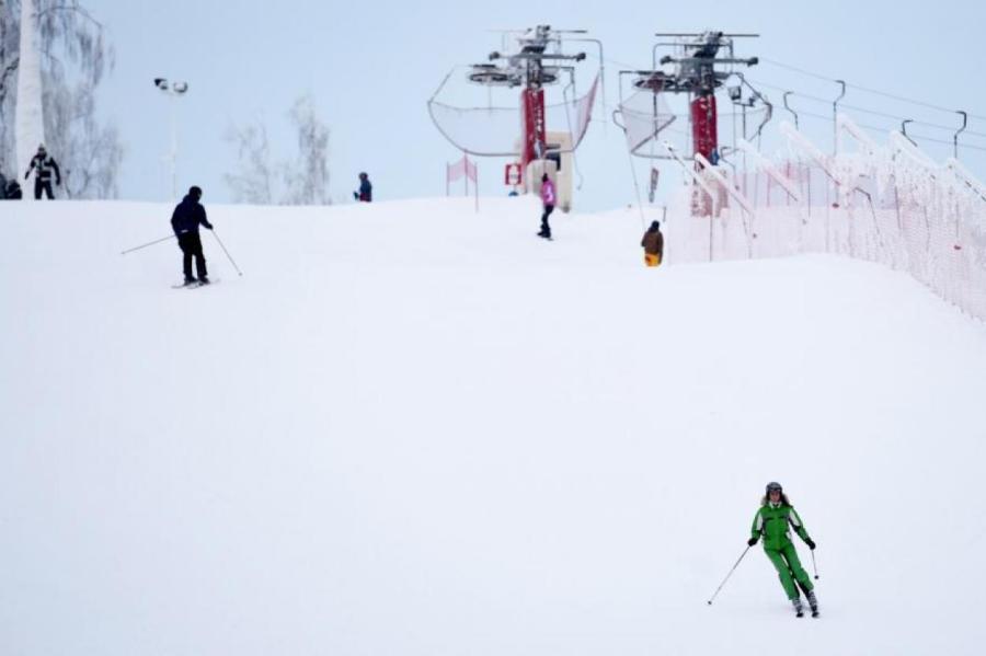 В Латвии начинают работу горнолыжные спуски и трассы