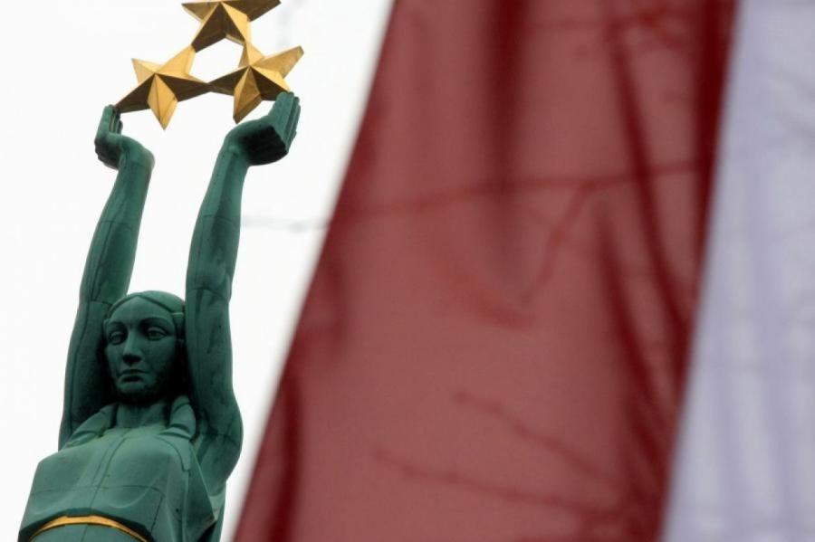 Прогноз писателя: «Латвия станет тоталитарным государством»