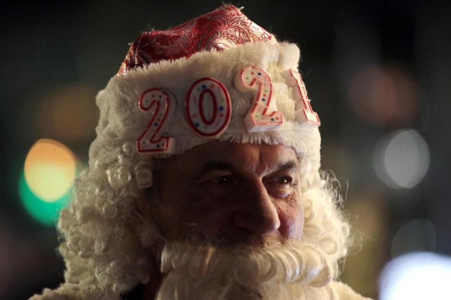 Российскому Деду Морозу рассчитали пенсию, получилось 100 евро