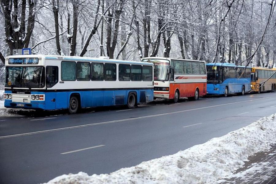 В Латвии отменяют курсирование общественного транспорта в комендантский час