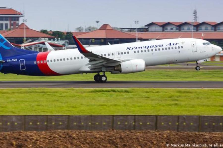 В Индонезии потерпел крушение Boeing 737-500 с 65 пассажирами (ДОПОЛНЕНО)