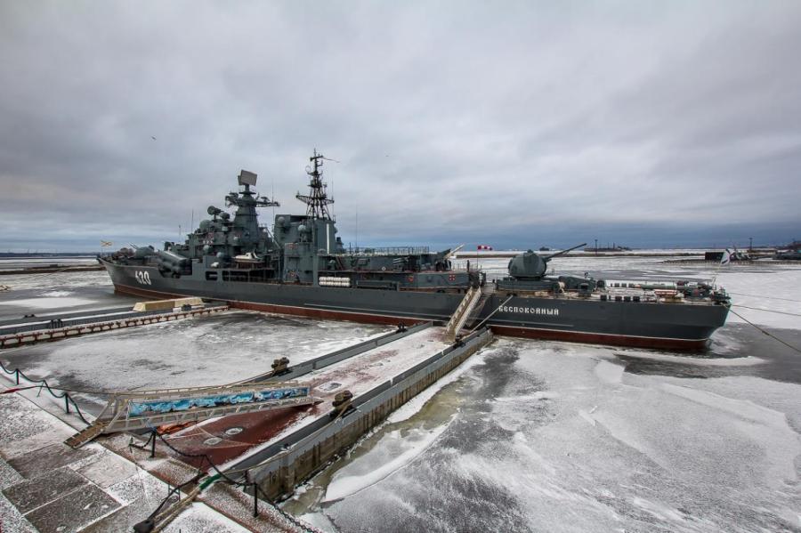 С эсминца Балтийского флота РФ украли два бронзовых гребных винта