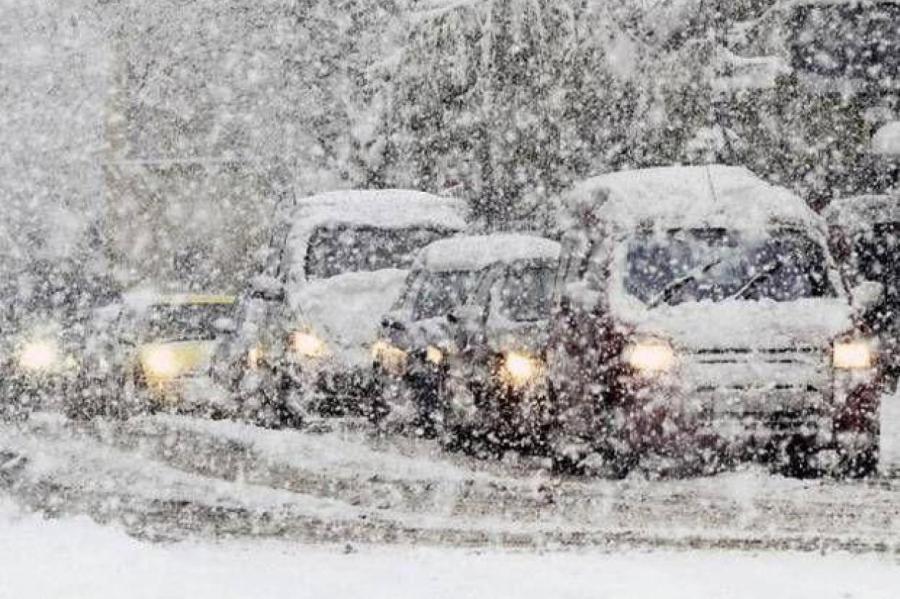 Снегопад на дорогах Латвии: больше агрессивных, меньше превышающих