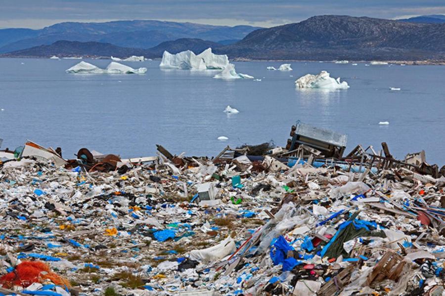 Большинство микропластика появилось в Арктике из-за стирки, а не из-за мусора