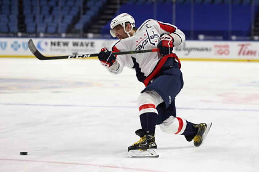 Овечкин забросил первую шайбу в сезоне НХЛ (ВИДЕО)