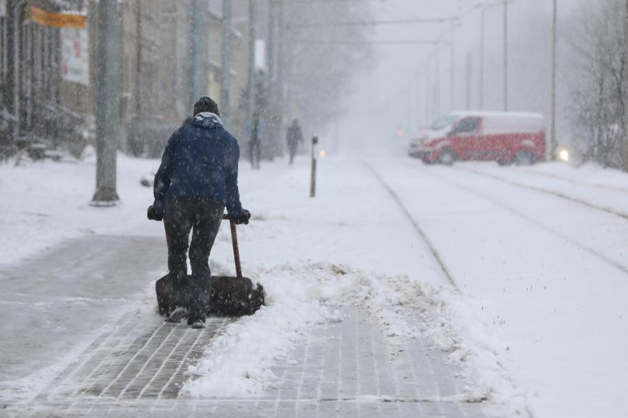 Сильные снегопады накроют Латвию: о погоде на новой неделе