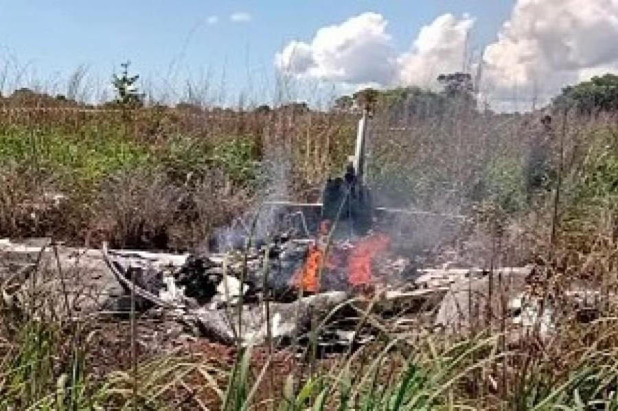 Самолет с футболистами бразильского клуба разбился при взлете