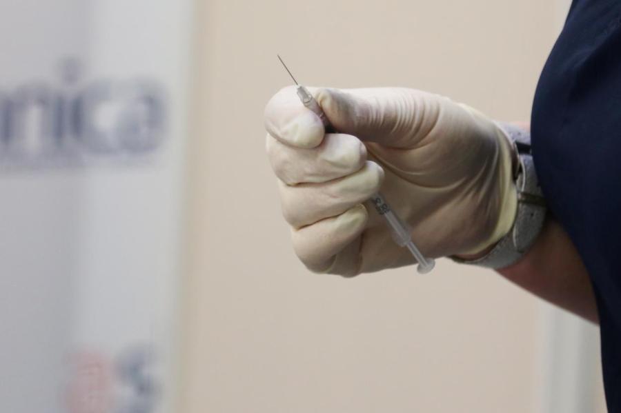 95% медиков Алуксне и Апского края уже прошли первый этап вакцинации от Covid-19