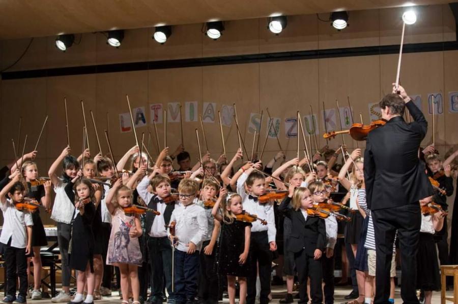 Двухлетние скрипачи: обучение музыки по японской методике