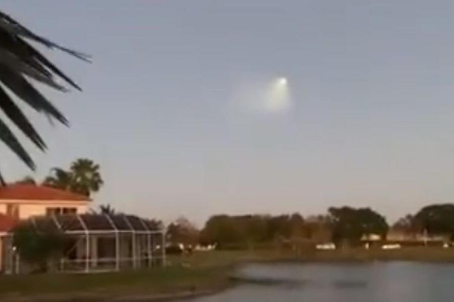 Американцы перепутали НЛО в небе с баллистической ракетой