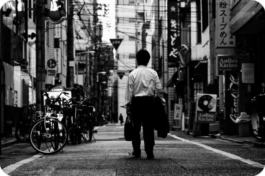 В Японии появится министр по одиночеству из-за всплеска самоубийств