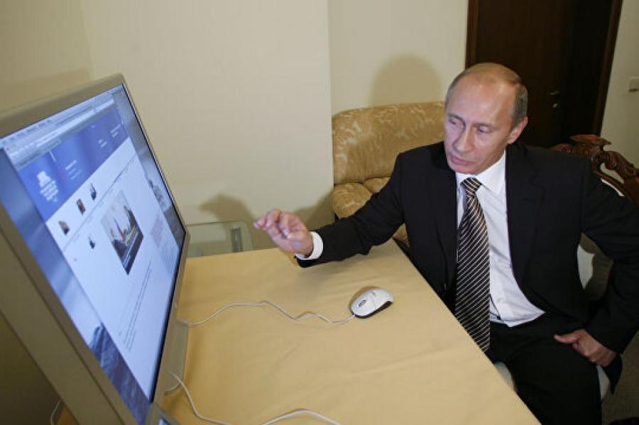 Путин назвал деятельность иностранных IT-компаний вызовом для России