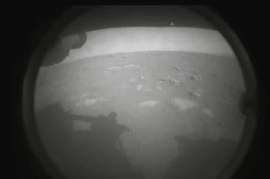 NASA получило первый снимок с марсохода Perseverance