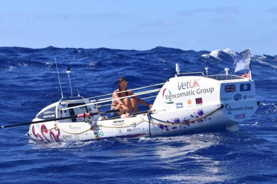 21-летняя британка в одиночку пересекла Атлантику на гребной лодке
