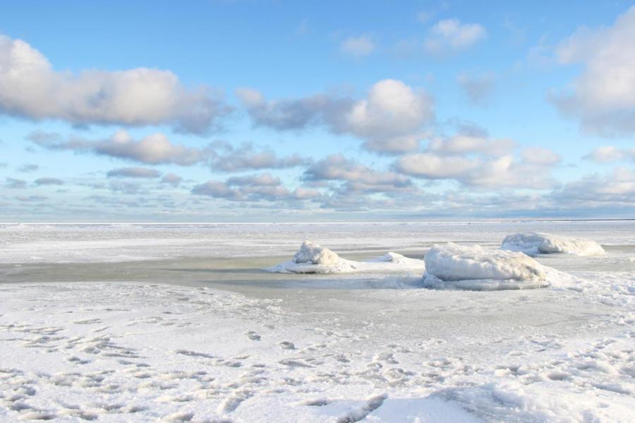 Сокращено число рижских водоемов, на льду которых разрешено находиться