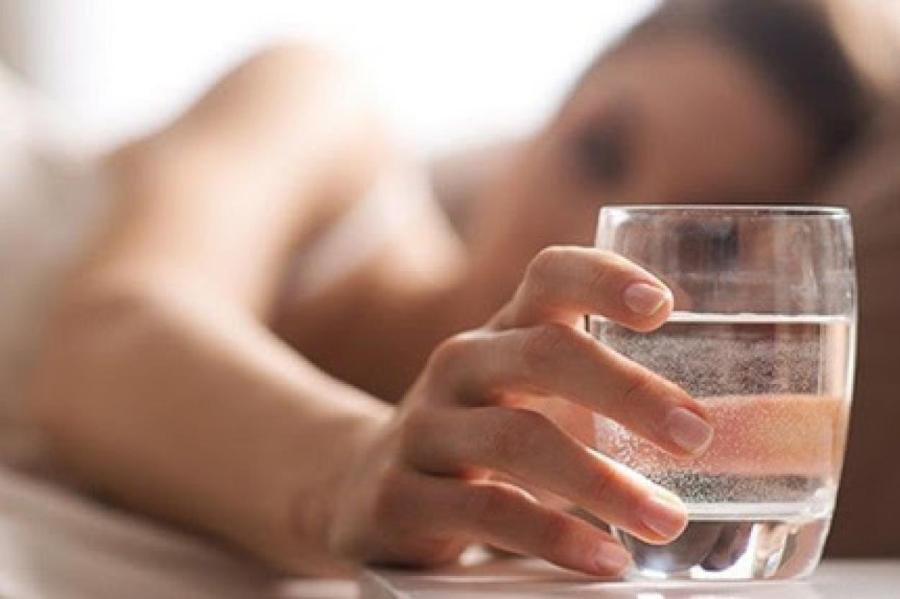 Учёные обнаружили причину жажды перед сном