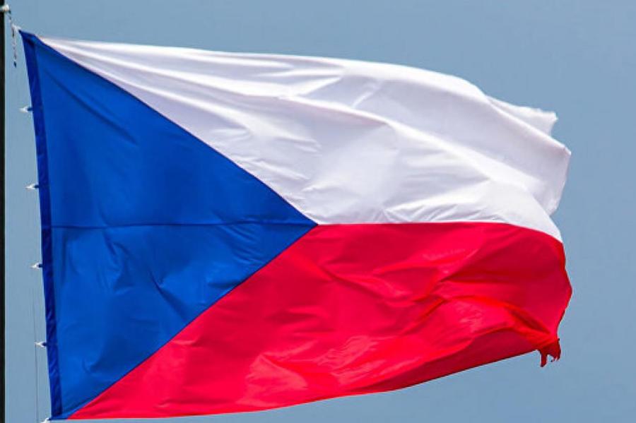 Чехия захотела применять «Спутник V» без разрешения от ЕС