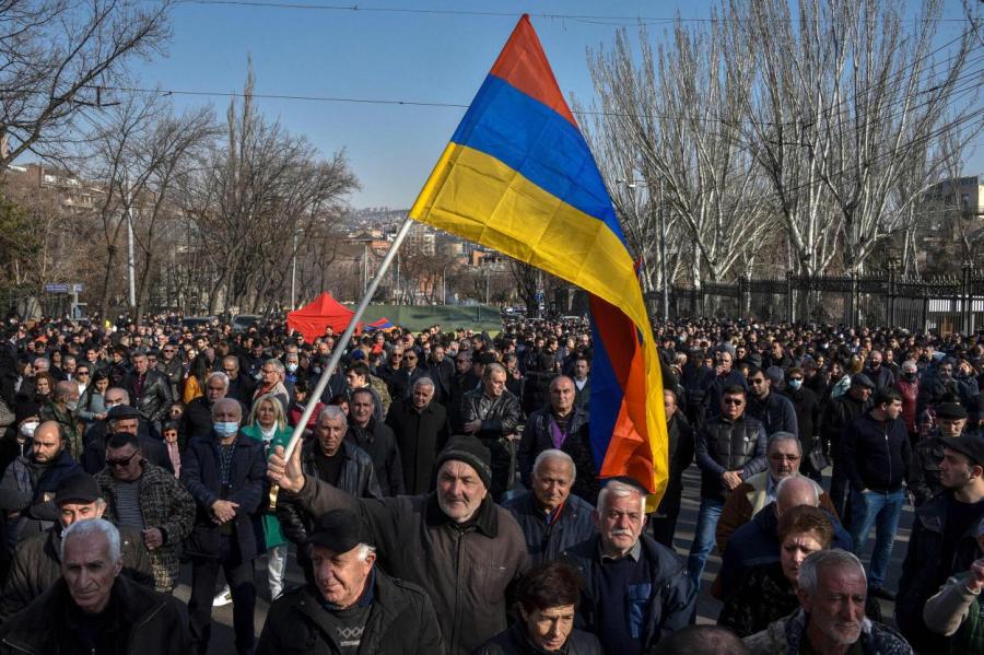 Армянская оппозиция предложила Пашиняну сделку
