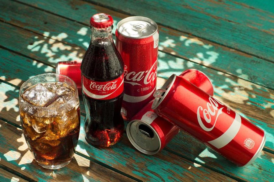 Coca-Cola в США переходит на бутылки из переработанного пластика