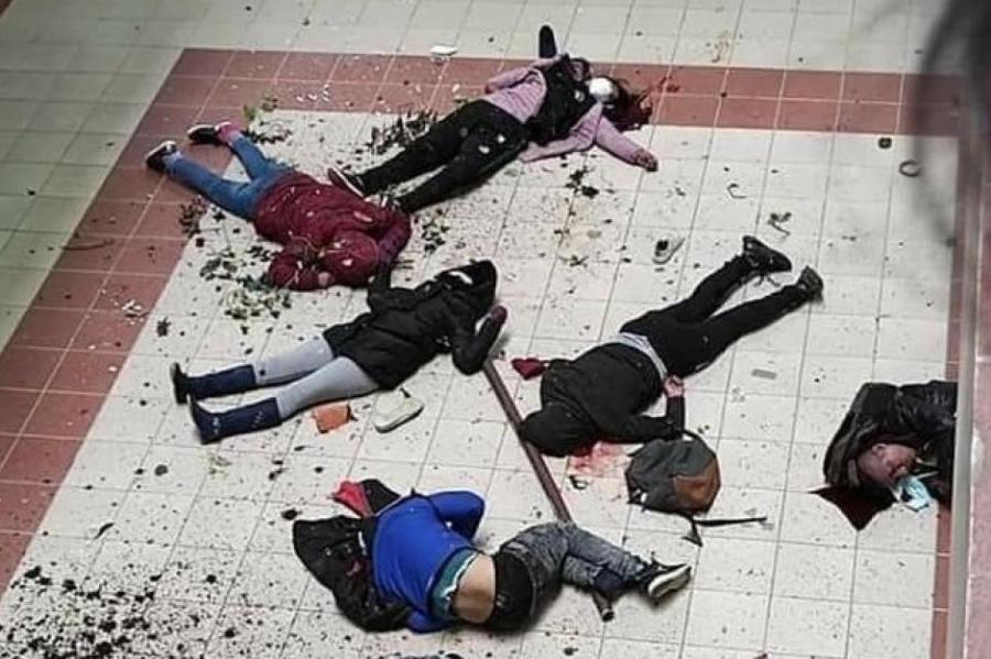 В Боливии в университете, упав с лесницы, погибли семь студентов (ВИДЕО)
