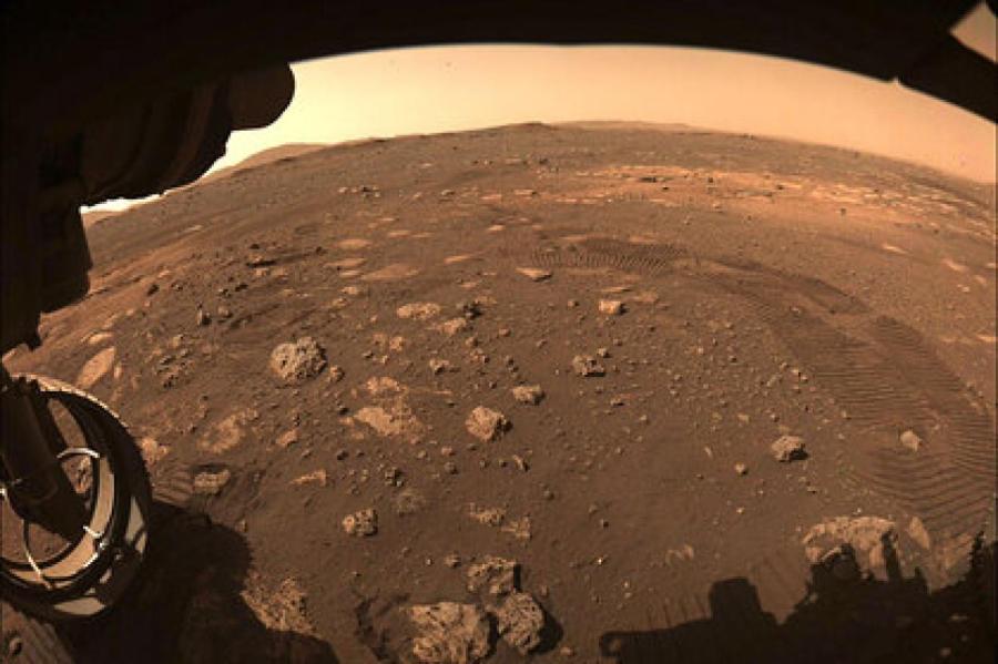 Марсоход Perseverance впервые проехался по поверхности Марса