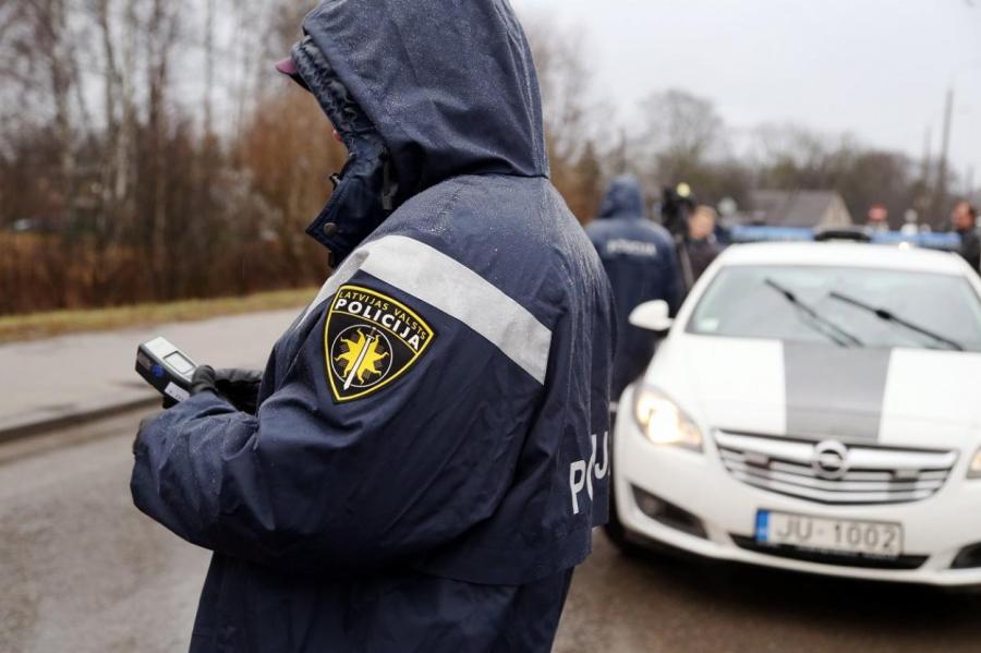 За сутки в ДТП в Латвии пострадали семь человек