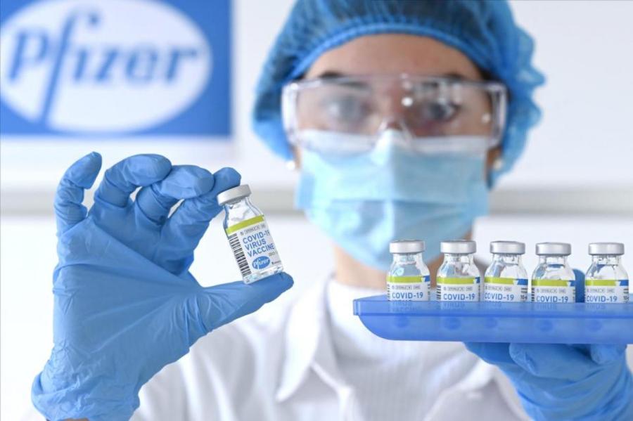 Латвия получила 1170 доз вакцины Pfizer/BioNTech