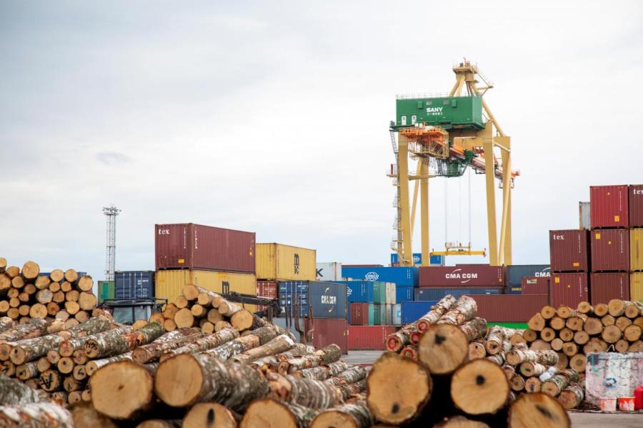 Грузооборот портов Латвии за два месяца уменьшился на 11,8%
