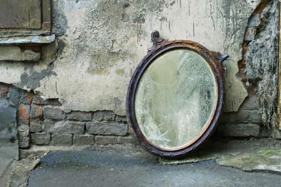 До конца апреля жители Риги смогут бесплатно сдать старые зеркала