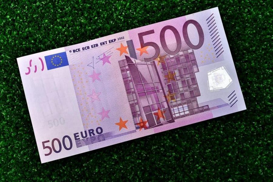 Некоторым родителям придется декларировать пособие в 500 евро на ребенка