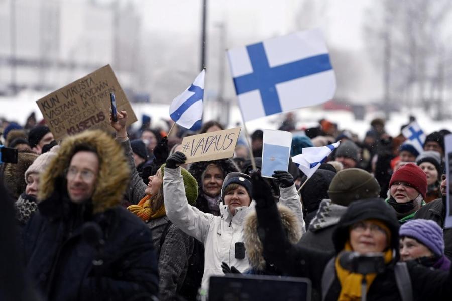 В Финляндии хотят ввести настоящий локдаун; людей запрут по домам