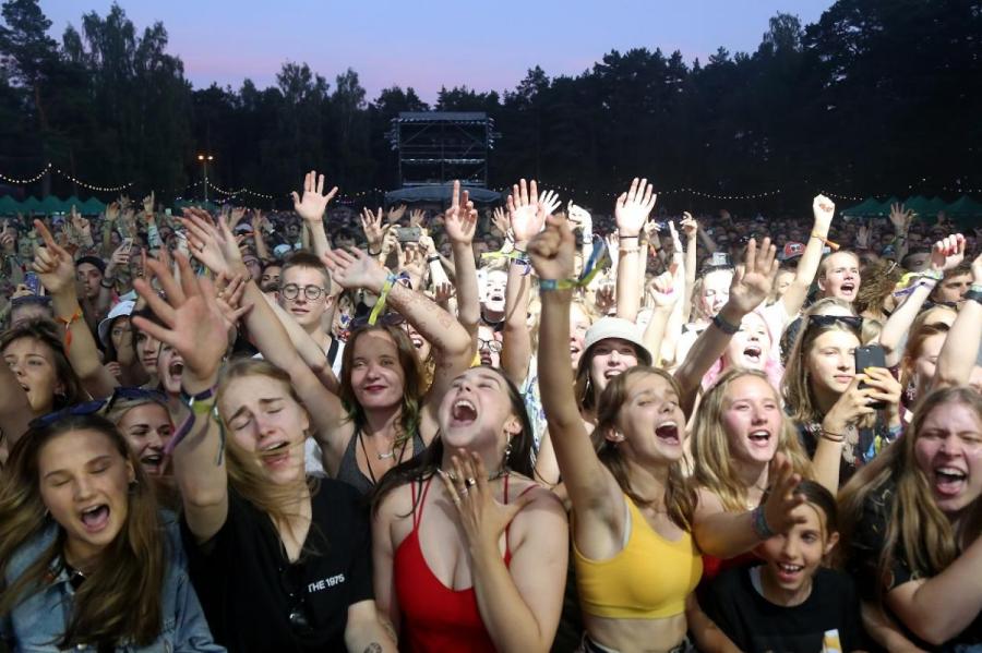 Минздрав Латвии подлечит молодежную психику на летних фестивалях