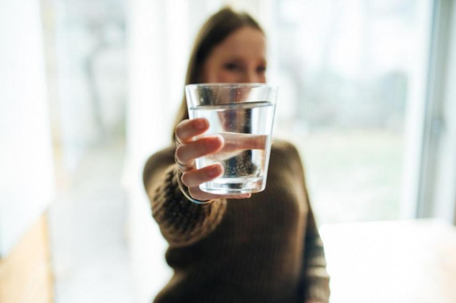Как правильно пить воду натощак