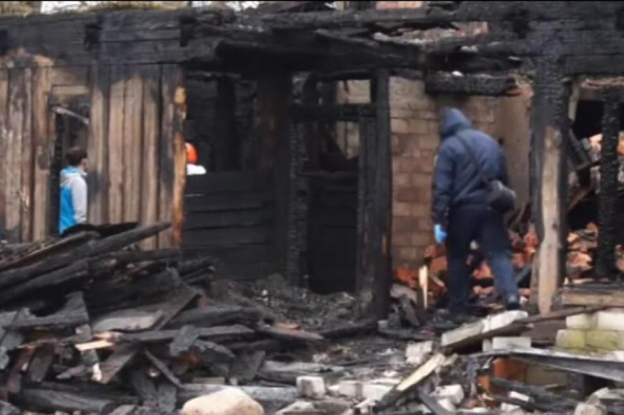 Сдержать слез не могут и чиновники: в пожаре в Гудениеки погибли два человека