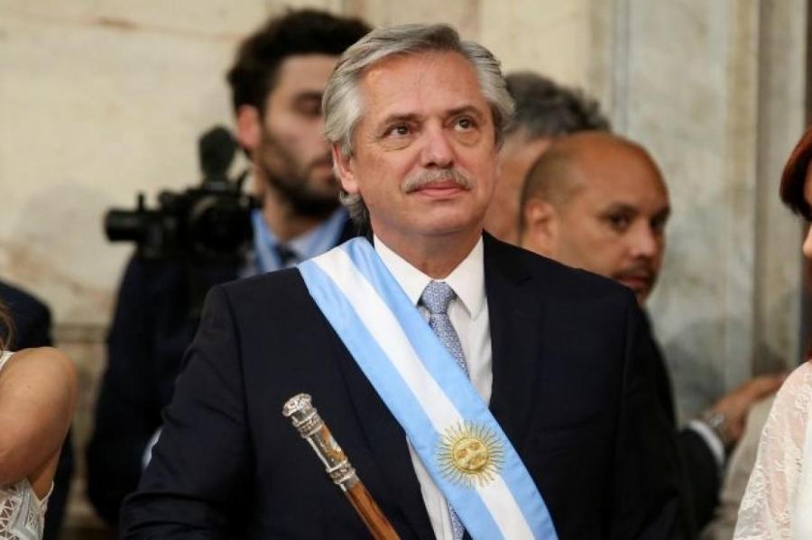 Привитый Спутником президент Аргентины сообщил о положительном тесте