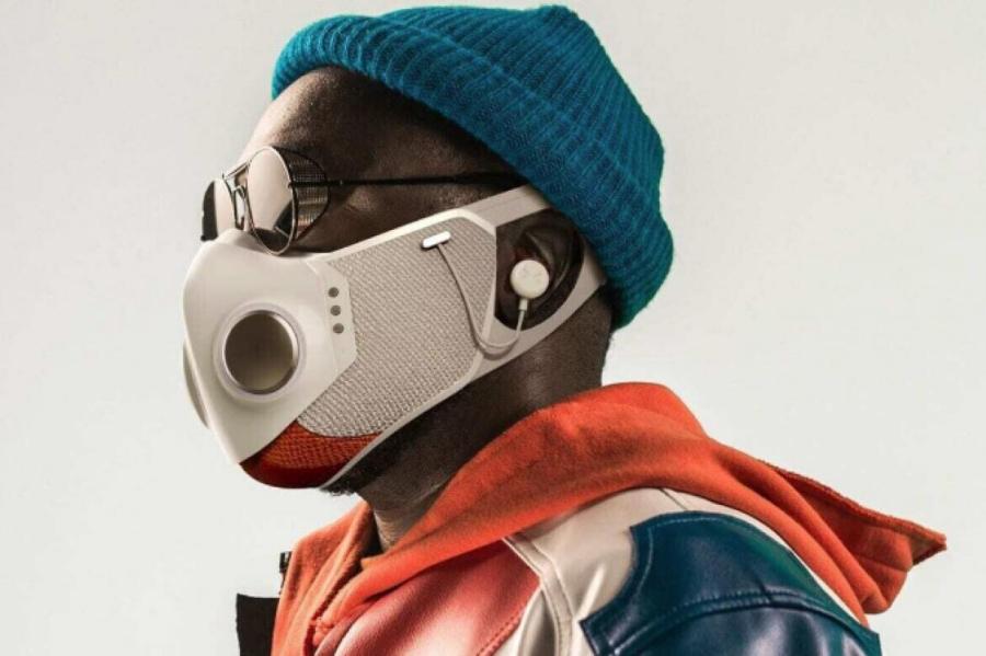 Рэпер Will.i.am представил защитную маску за $299 с наушниками и микрофоном