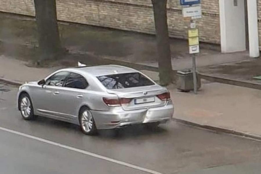 Автомобиль с президентом Латвии попал в ДТП