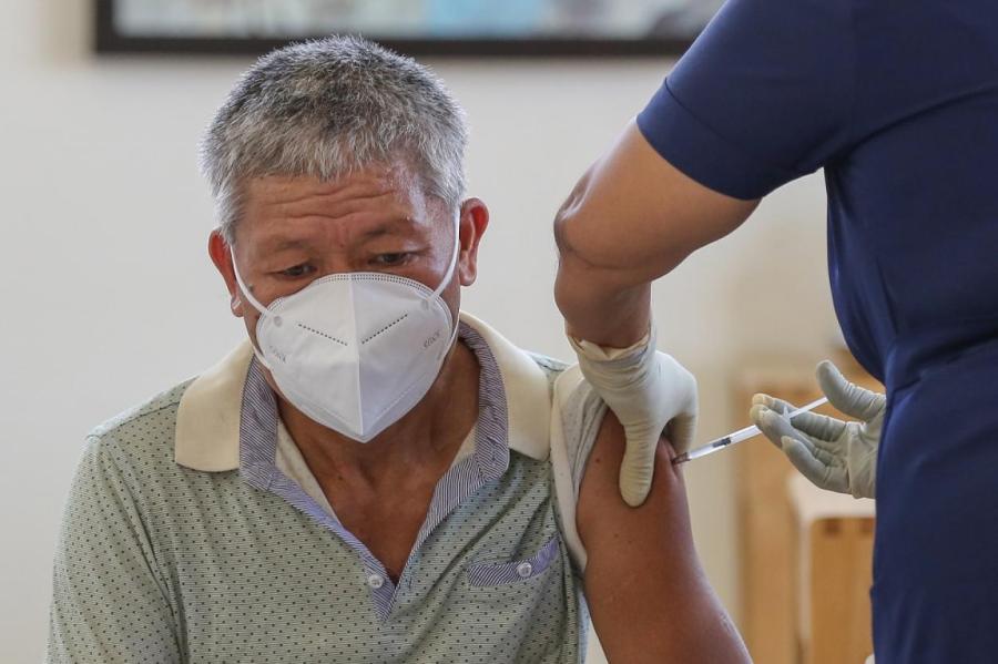 В Китае впервые признали недостаточную эффективность своих вакцин