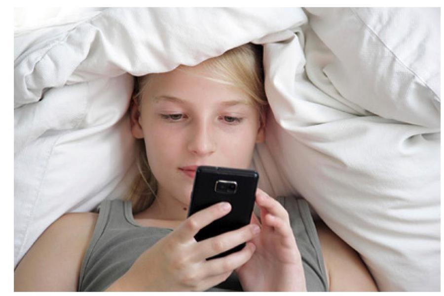 Описано негативное влияние смартфонов на сон