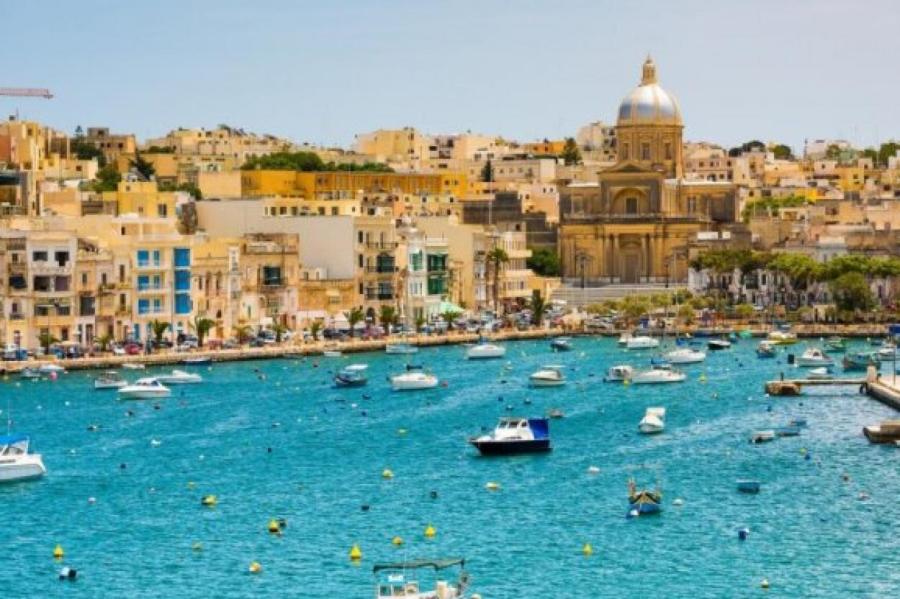 Власти Мальты готовы платить туристам 200 евро