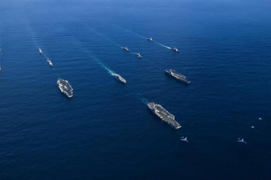 Глава МИД Турции рассказал об отмене прохода кораблей США в Черное море