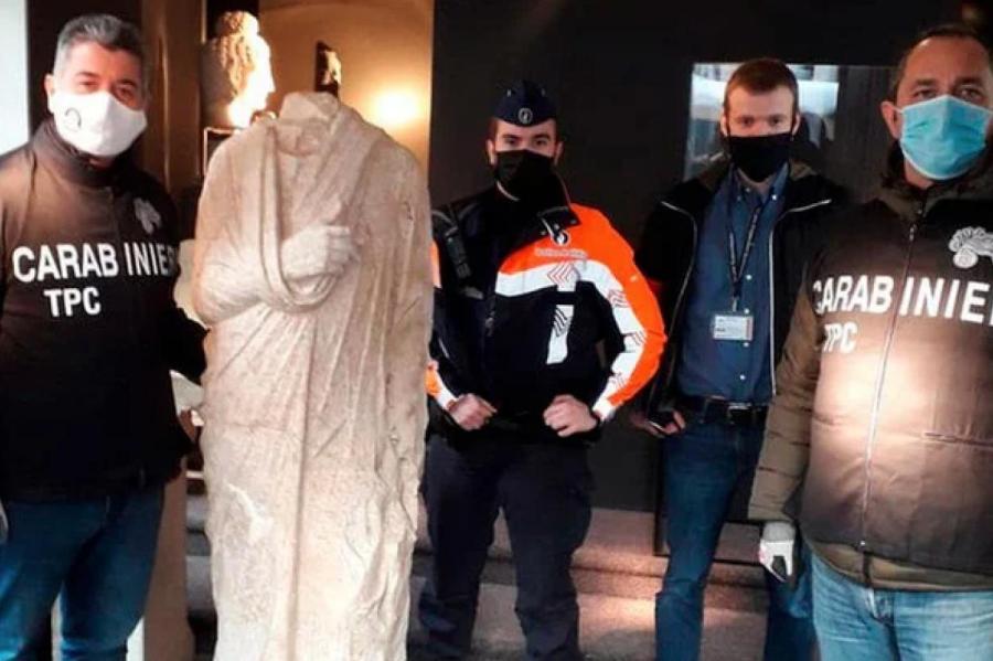 В антикварном магазине Брюсселя нашли украденную древнюю статую