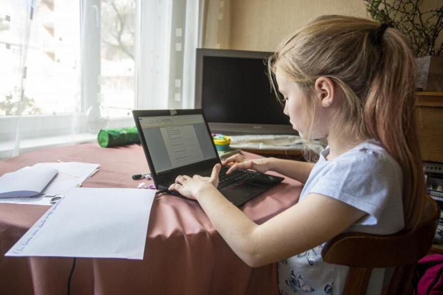 МОН и провайдеры улучшают интернет-подключения в латвийских школах
