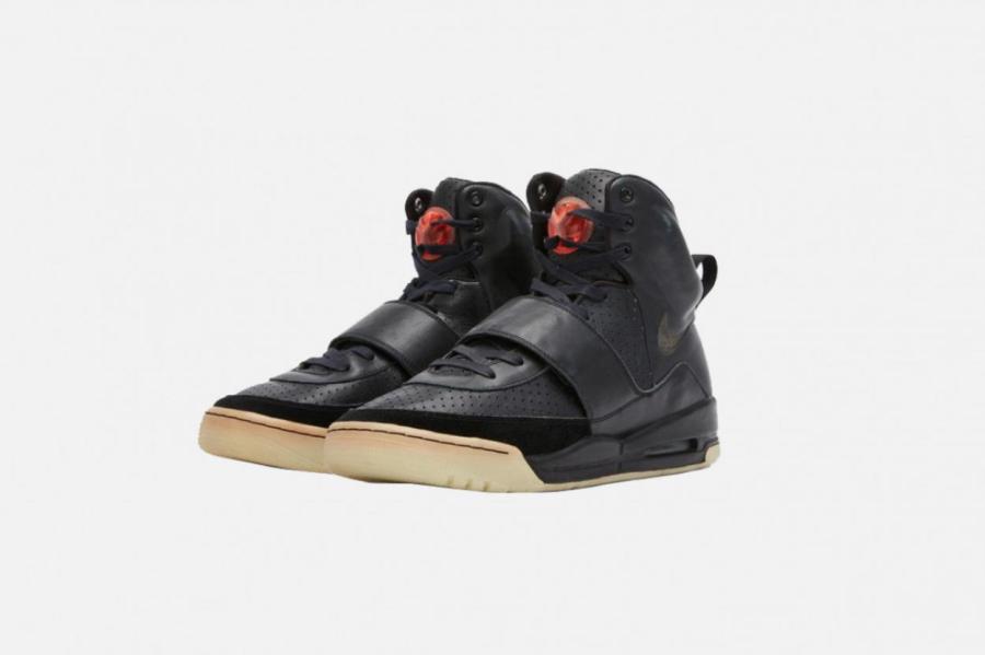 Первые кроссовки Yeezy, которые носил Канье Уэст, выставят на аукцион