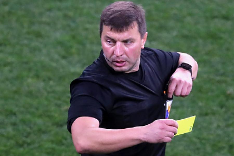 Российского судью пожизненно отстранили от работы на футбольных матчах