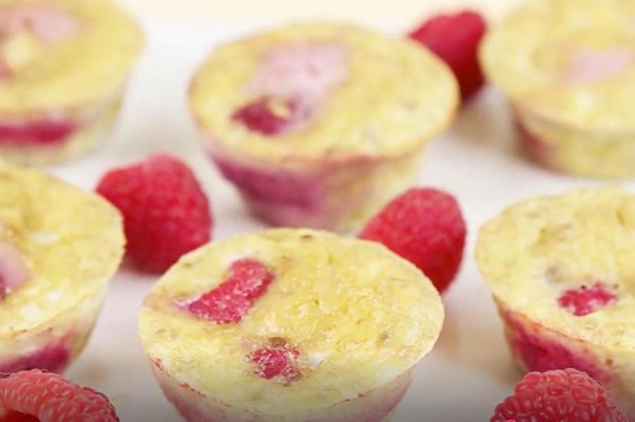 Диетические ягодные маффины без муки всего из 3-х ингредиентов!